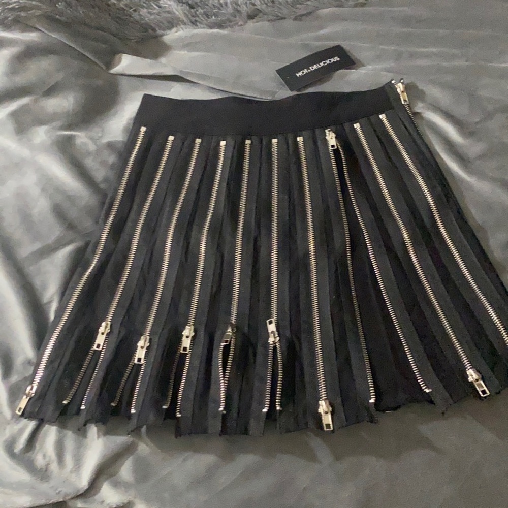 Zipper skirt